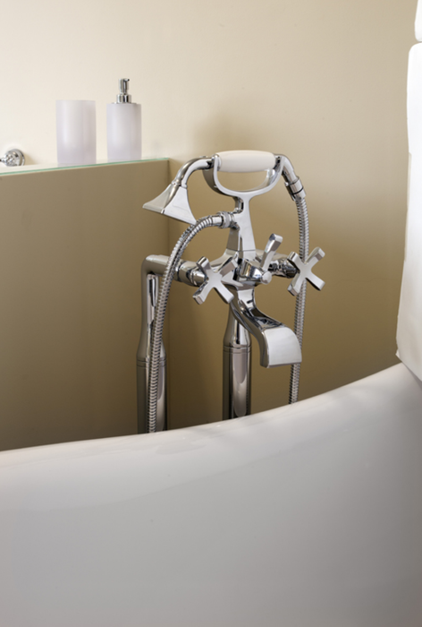 Gruppo vasca cromato con colonne a pavimento completo di flessibile e doccia in ottone serie Chic7cento